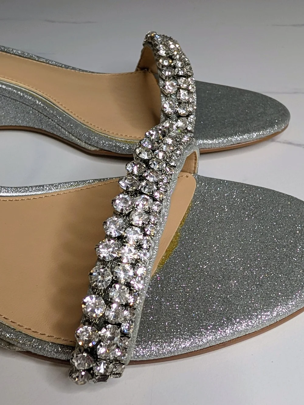 Jewel Badgley Mischka Silver Glitter Rhinestone Wedge Sandals Sz 8 NIB